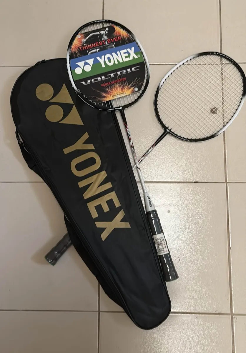 Yonex Badminton Racket Set thumbnail 2
